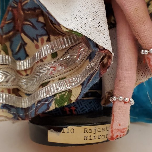 Traditional Rajasthan Woman Facing a Mirror on a Meadow - Picture 4 of 10